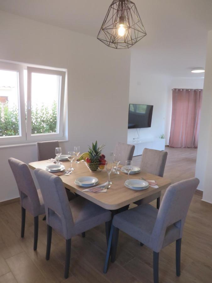 M&L Holliday Home Biograd Na Moru Exterior photo