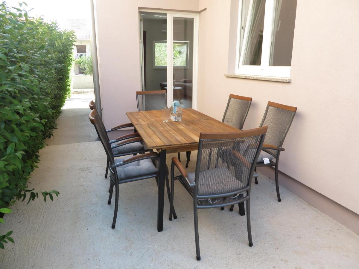 M&L Holliday Home Biograd Na Moru Exterior photo