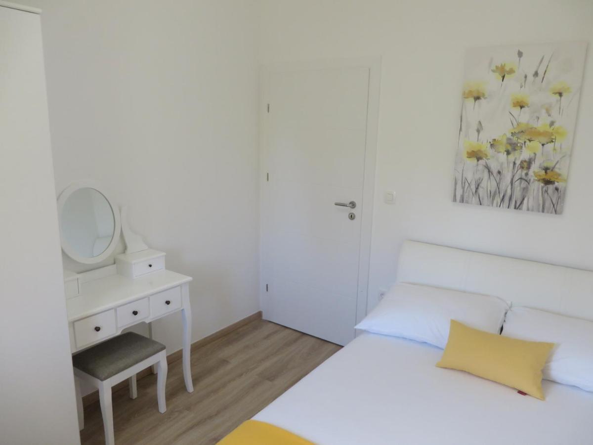 M&L Holliday Home Biograd Na Moru Exterior photo